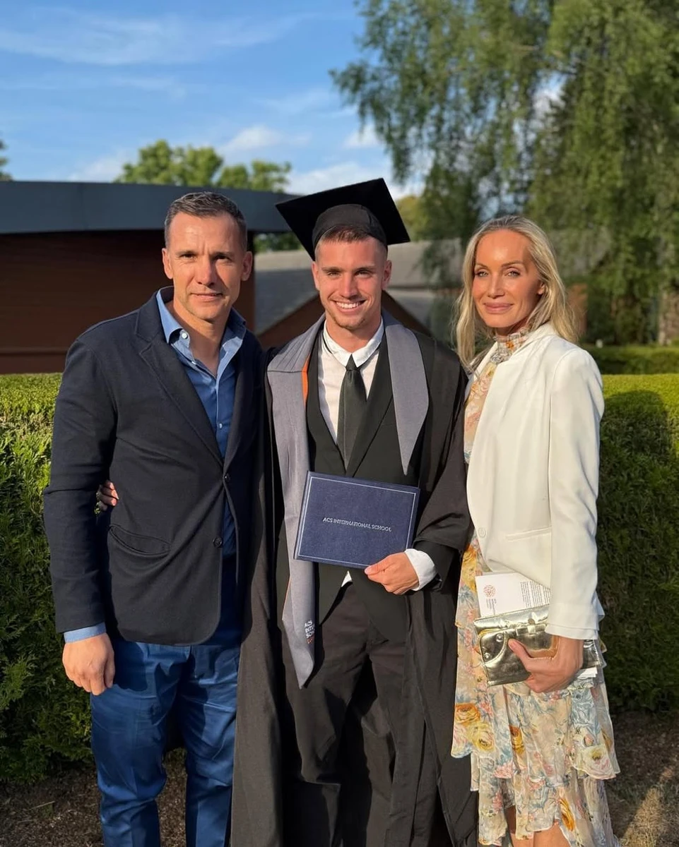 Андрій Шевченко з дружиною та сином