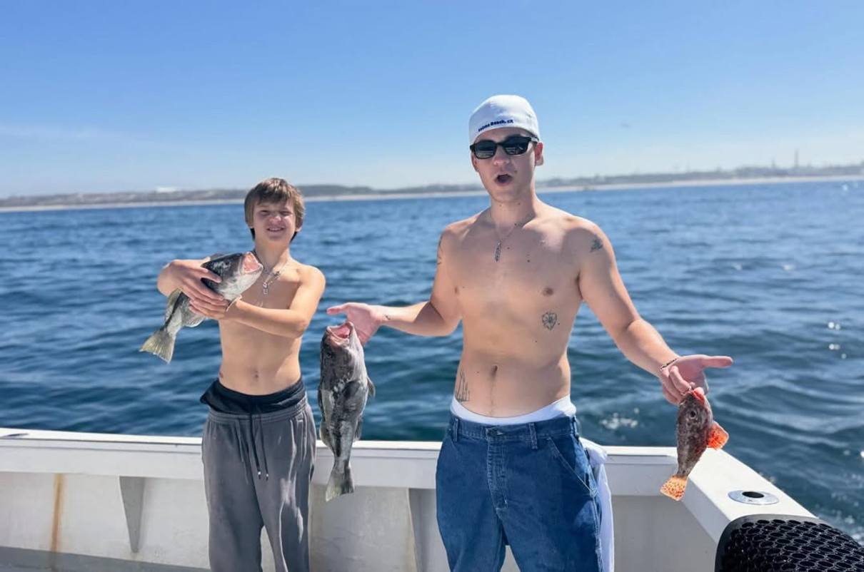 Кейт Хадсон показала двох синів на риболовлі