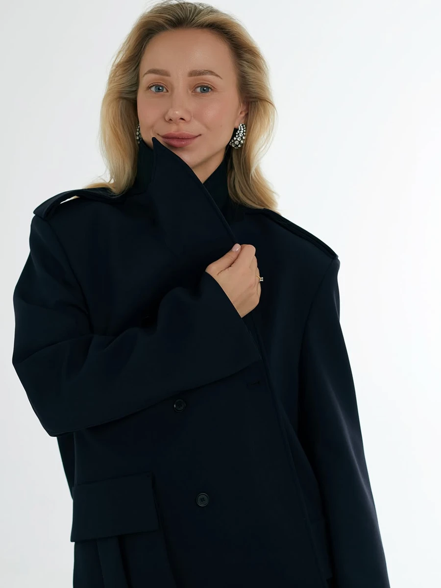 Катерина Репяхова у жакеті похвалилася новими фото