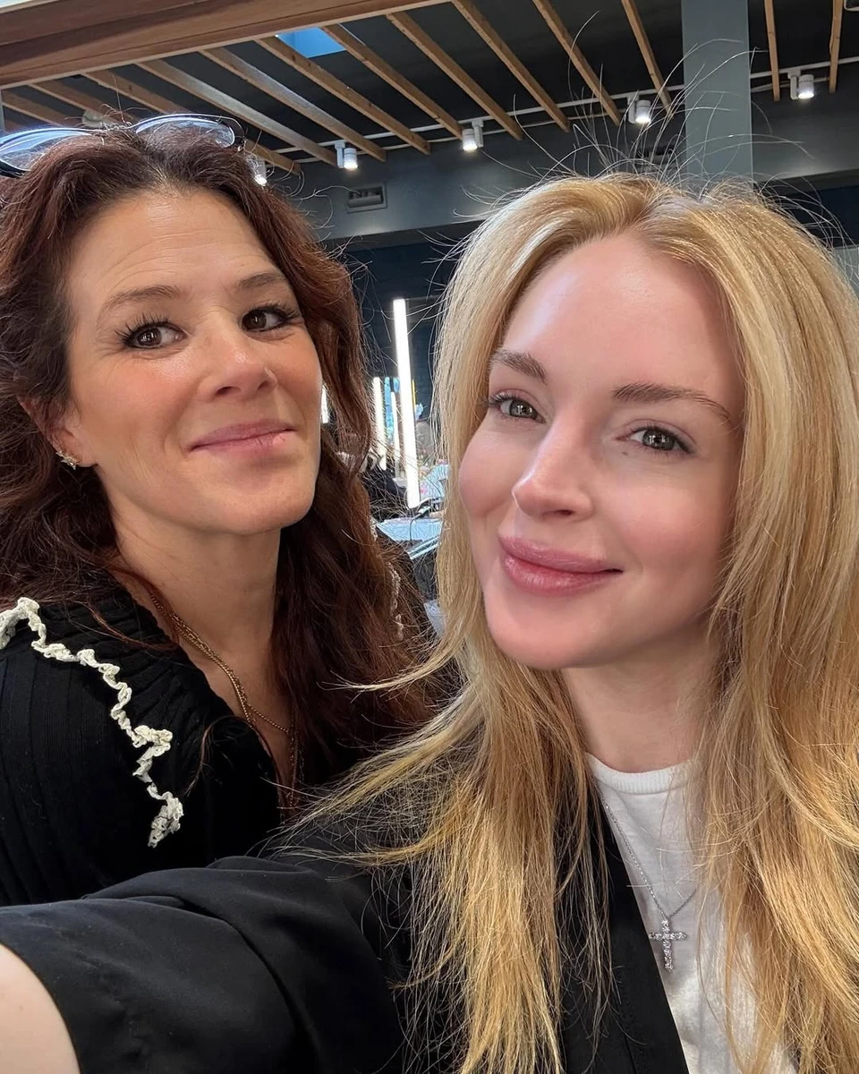 Ліндсей Лохан показалася без косметики