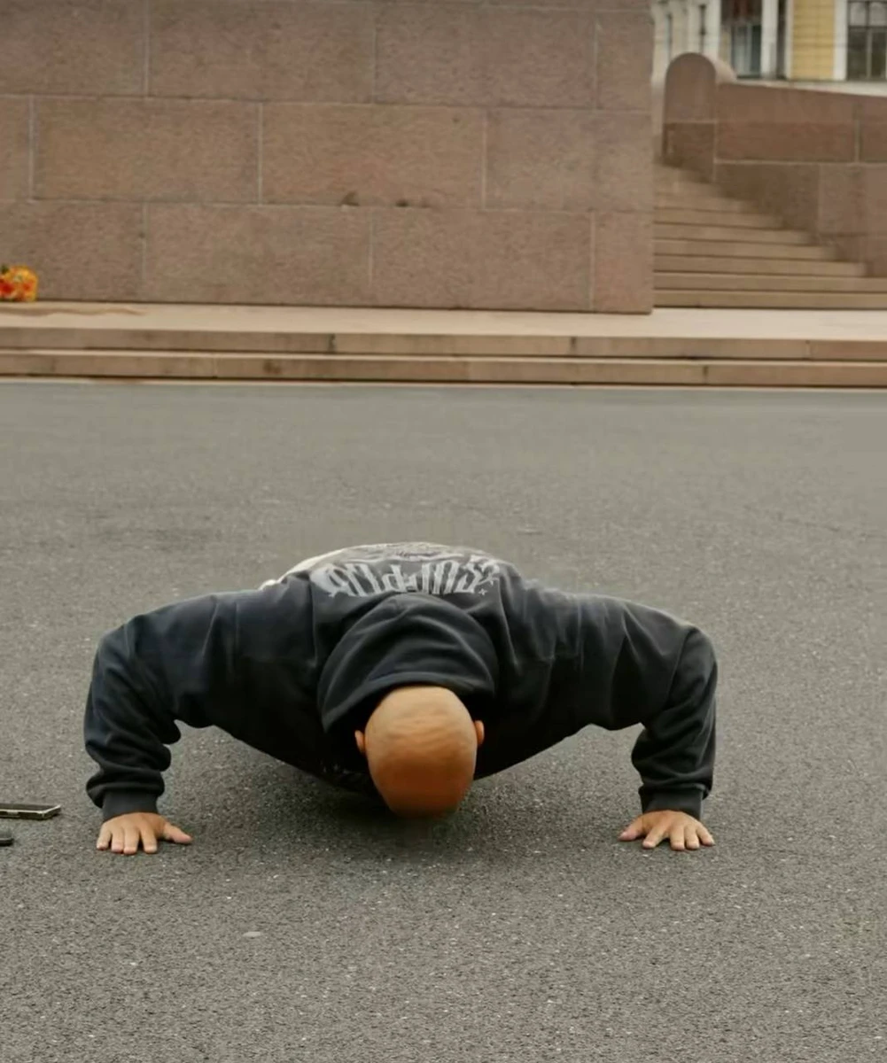 Потап зробив відтискання