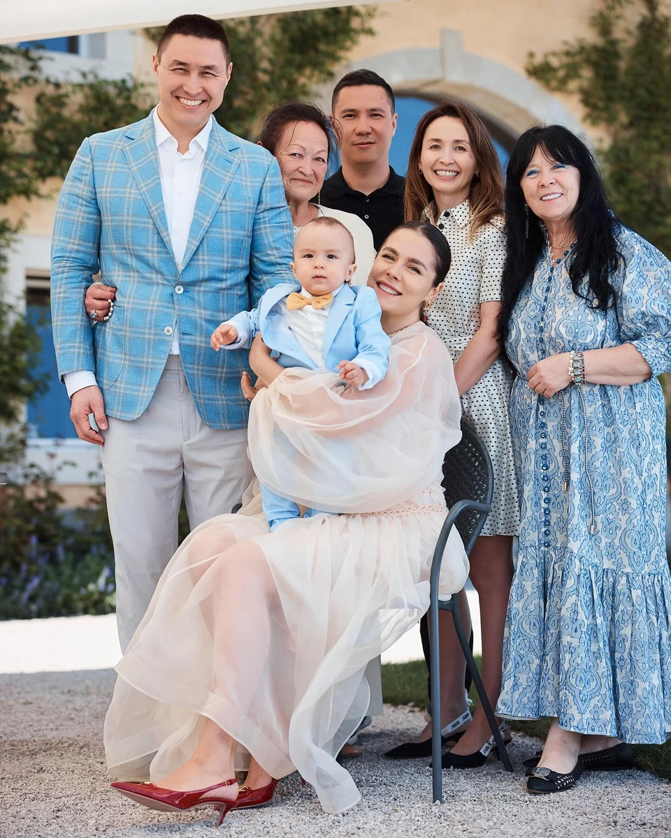 Українсько-казахська сім'я відгуляла день народження малюка Адама 