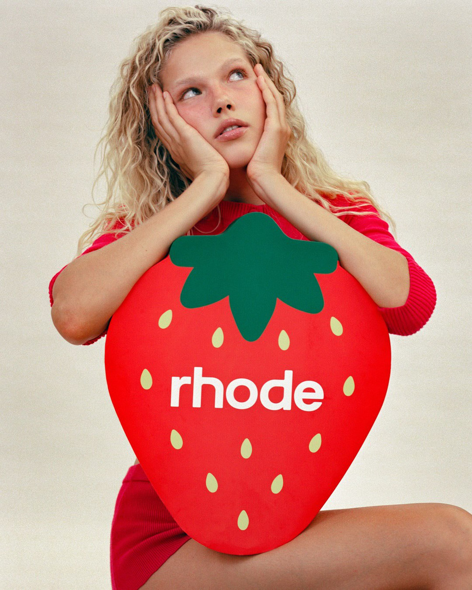 Анна Горянова у кампейні Хейлі Бібер