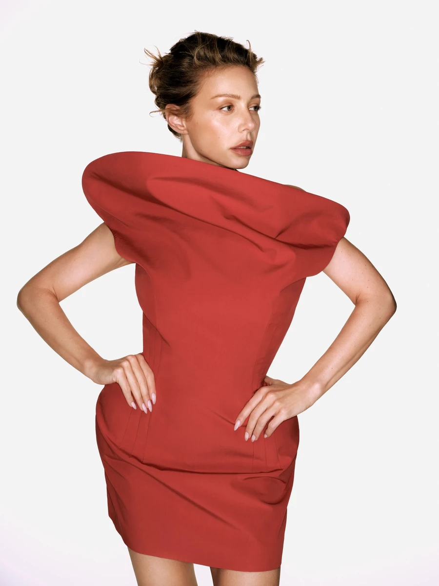 Справді немов скульптура