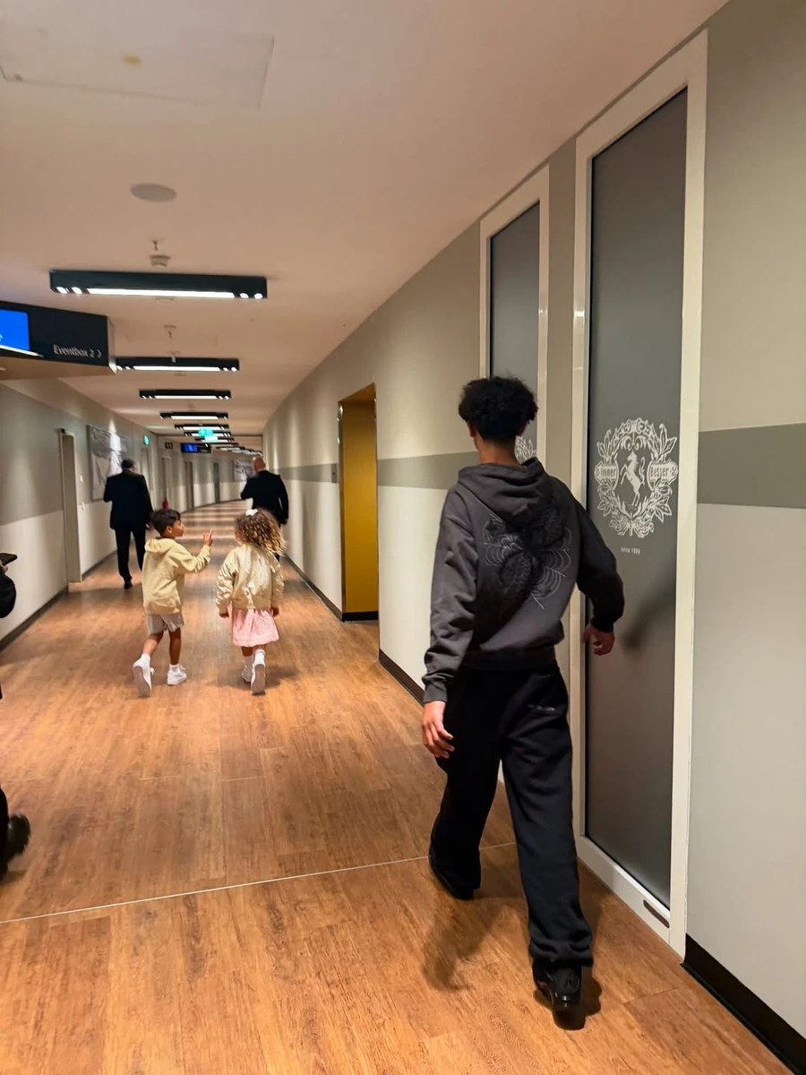 Наречена Роналду з дітьми приїхала підтримати його в фіналі Ліги націй