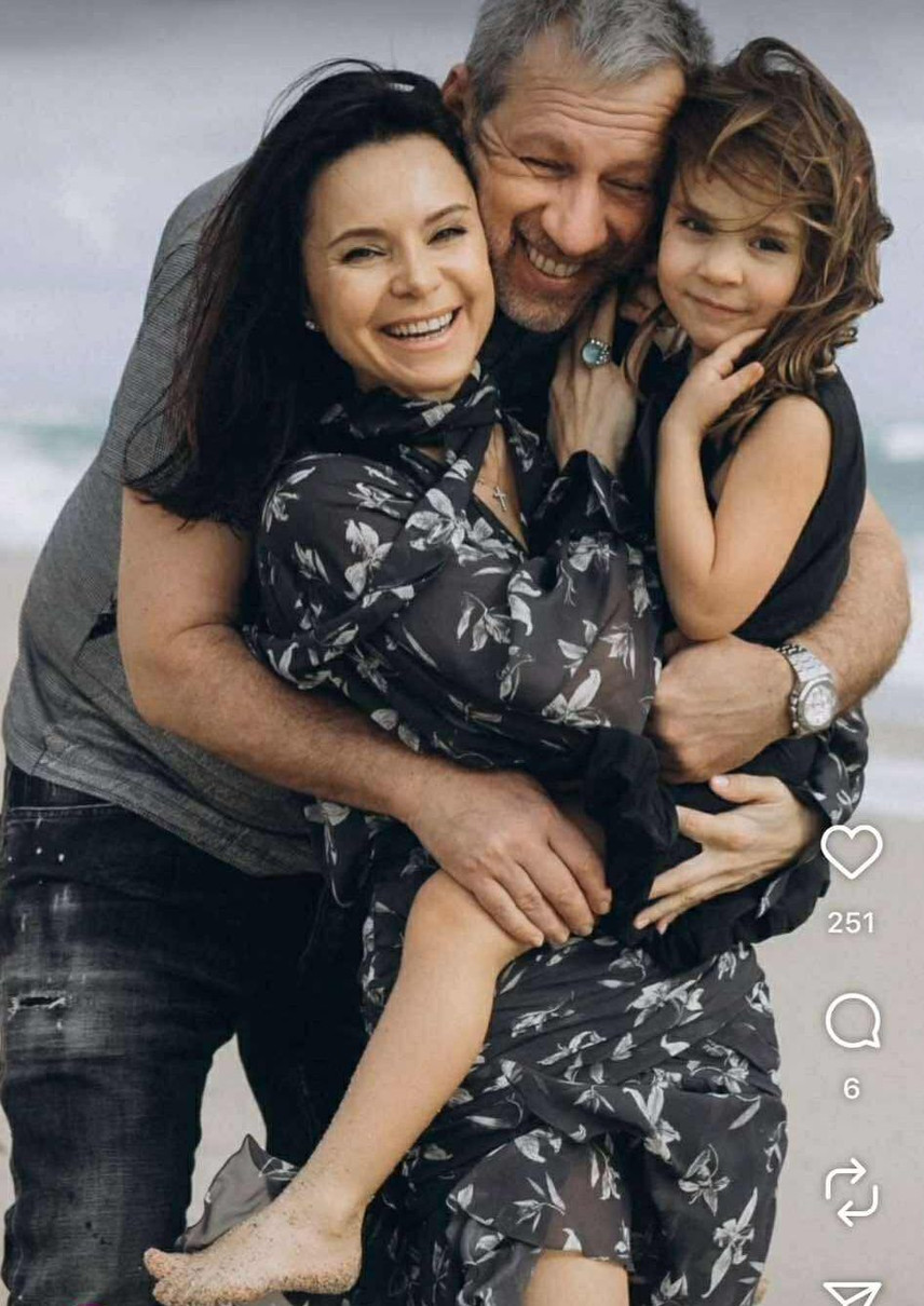 Подкопаєва з чоловіком і молодшою дочкою