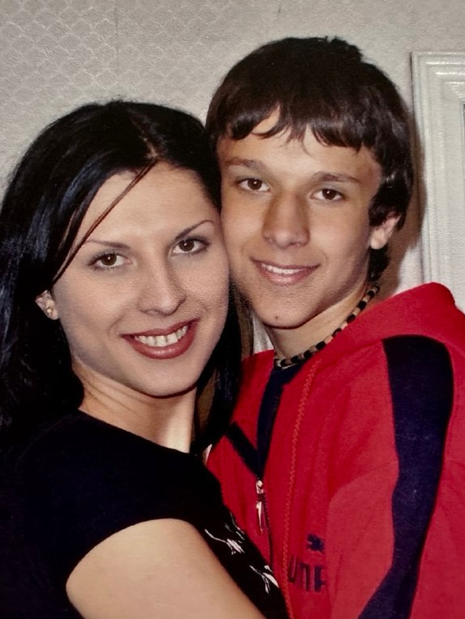 Цимбалюк зі старшою сестрою