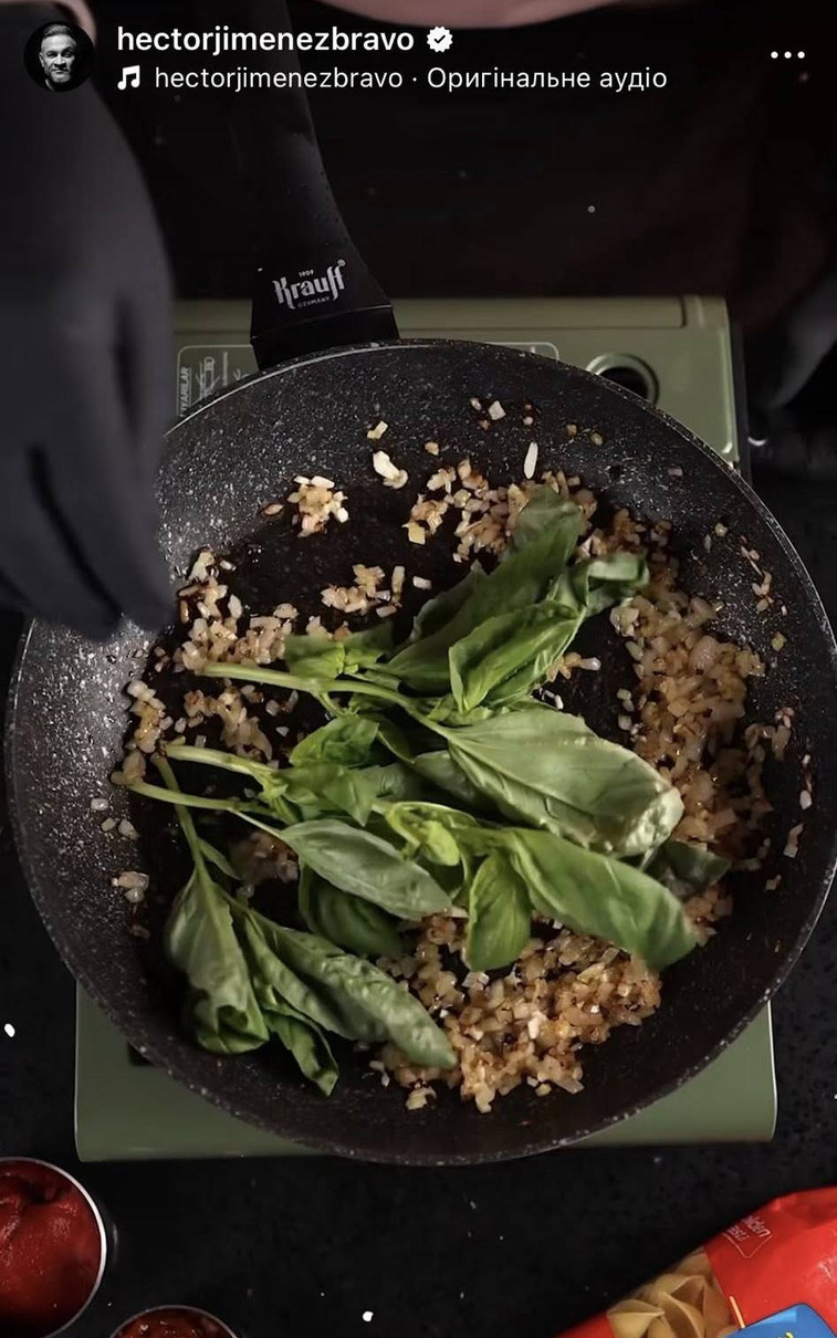 Ектор Хіменес-Браво в інстаграм