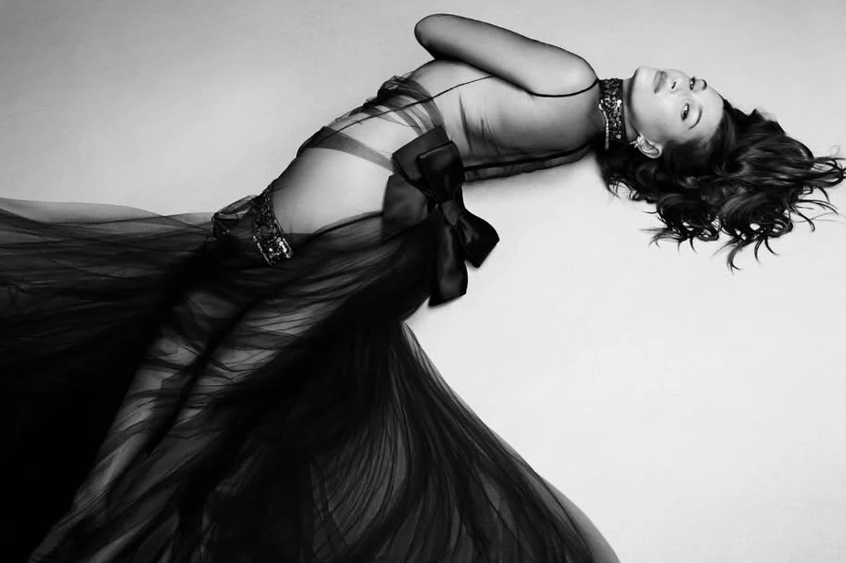 Хейлі Бібер попозувала для нових фото