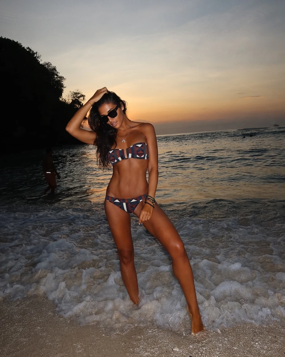 Санта Дімопулос в бікіні