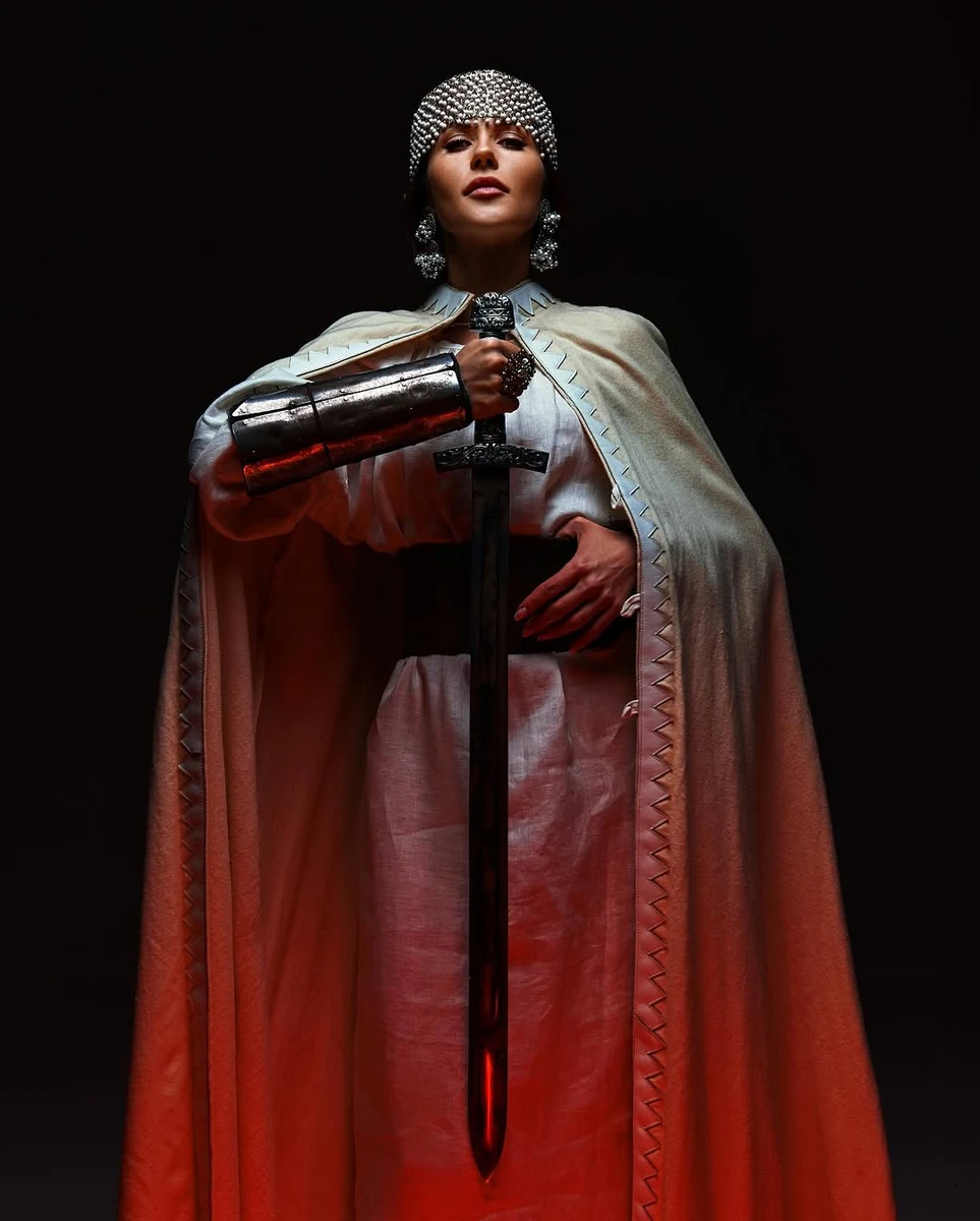 Денисенко у роковини війни показала щемливе відео