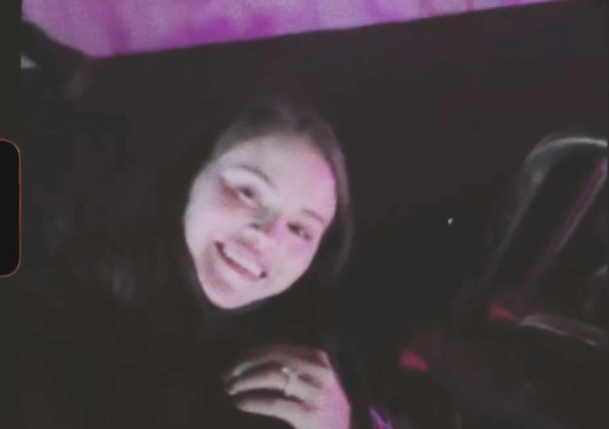 Селена Гомес пораділа зимовим розвагам в парку чоловіком