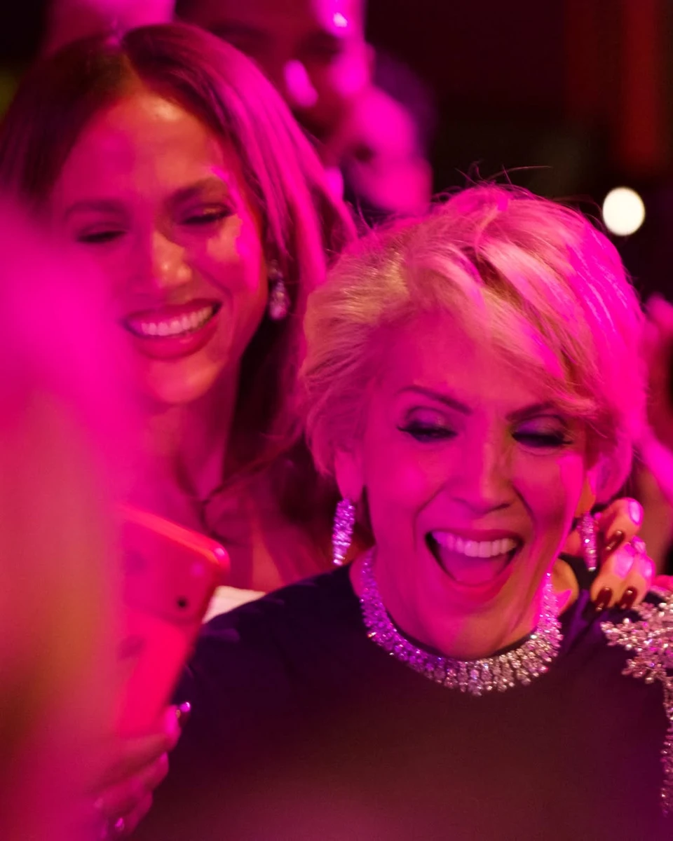 Мама Дженніфер Лопес потанцювала на концерті дочки під хіт