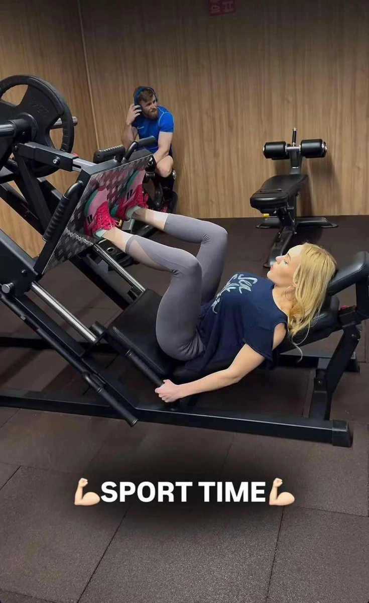 Люди в залі поділяються на два типи: