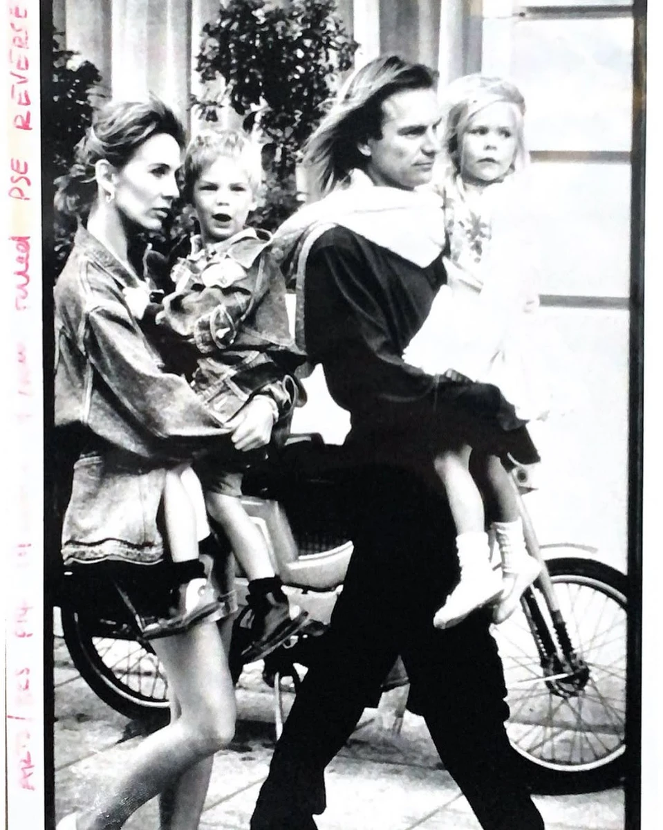 Стінг із дружиною і двом дітьми