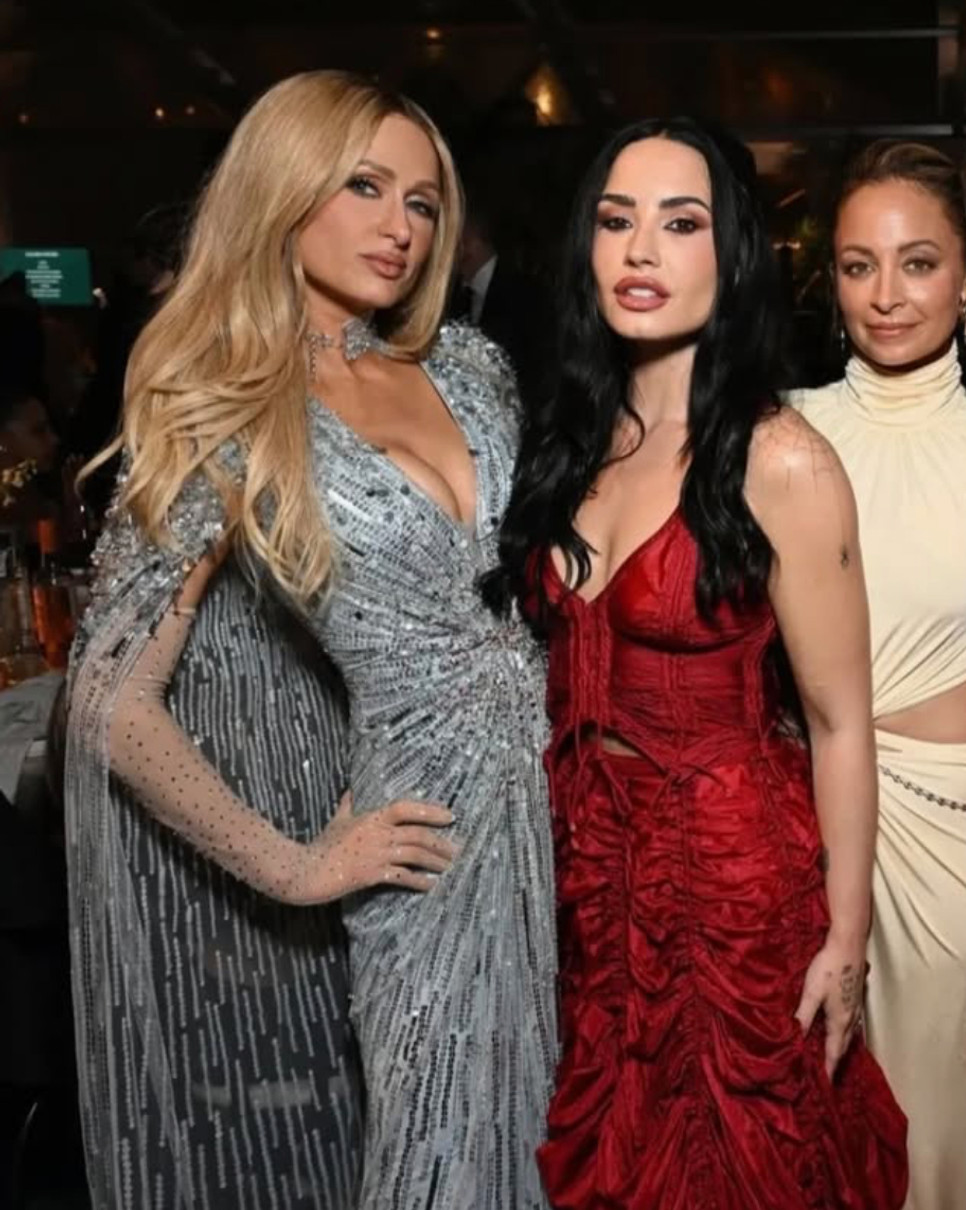 Періс Хілтон і Демі Ловато на гала-вечорі Baby2Baby