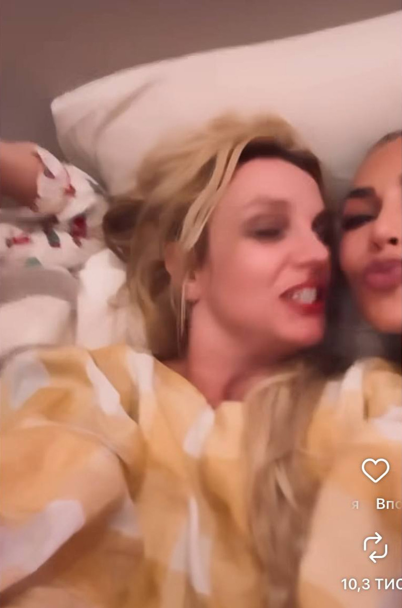 Брітні Спірз показалася з Кім та Хлої Кардашян