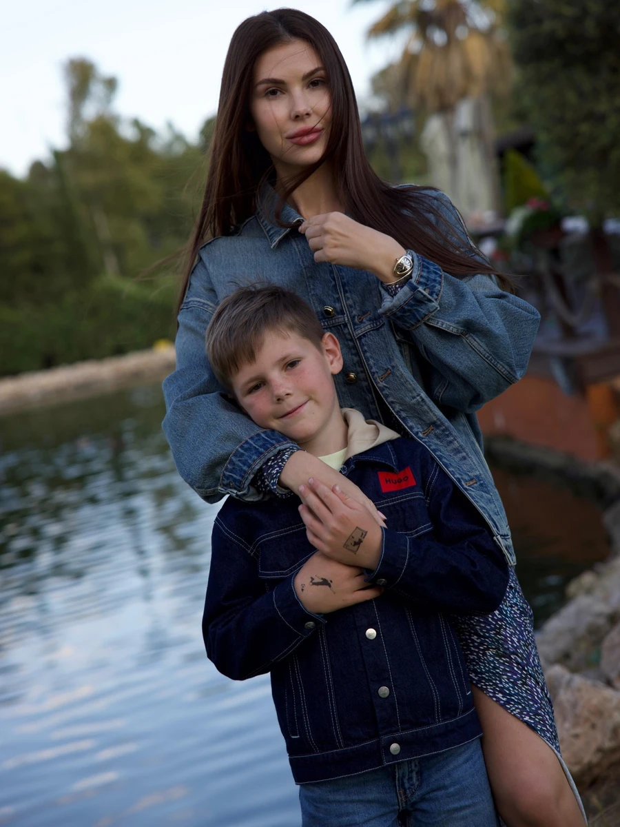 Анна Реброва з сином Сашком