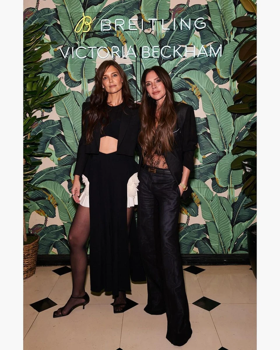 Кеті Холмс попозувала з Вікі на фешн-івенті