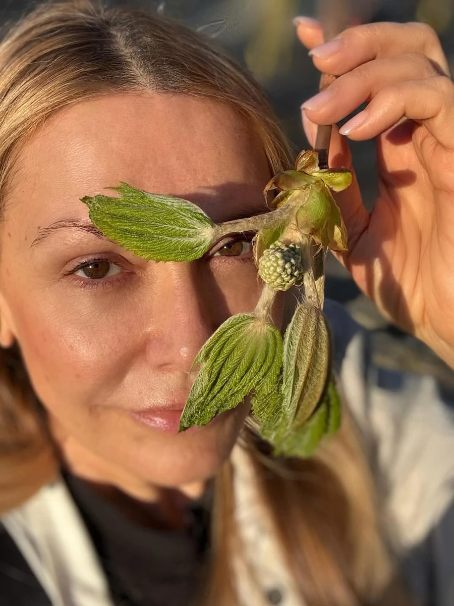 Ольга Сумська поділилася сонячними селфі