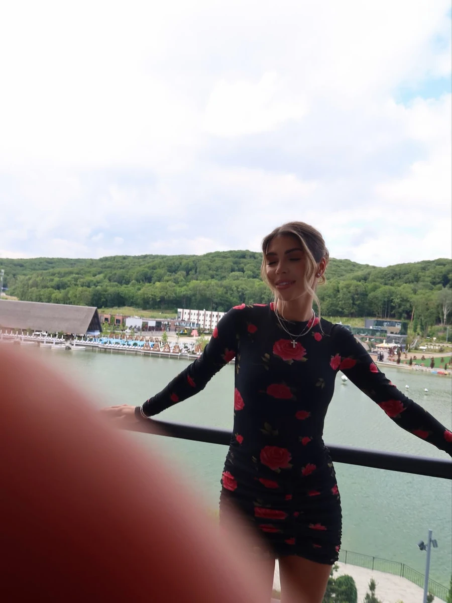 Христина Яремчук показала фото, які їй зроби чоловік