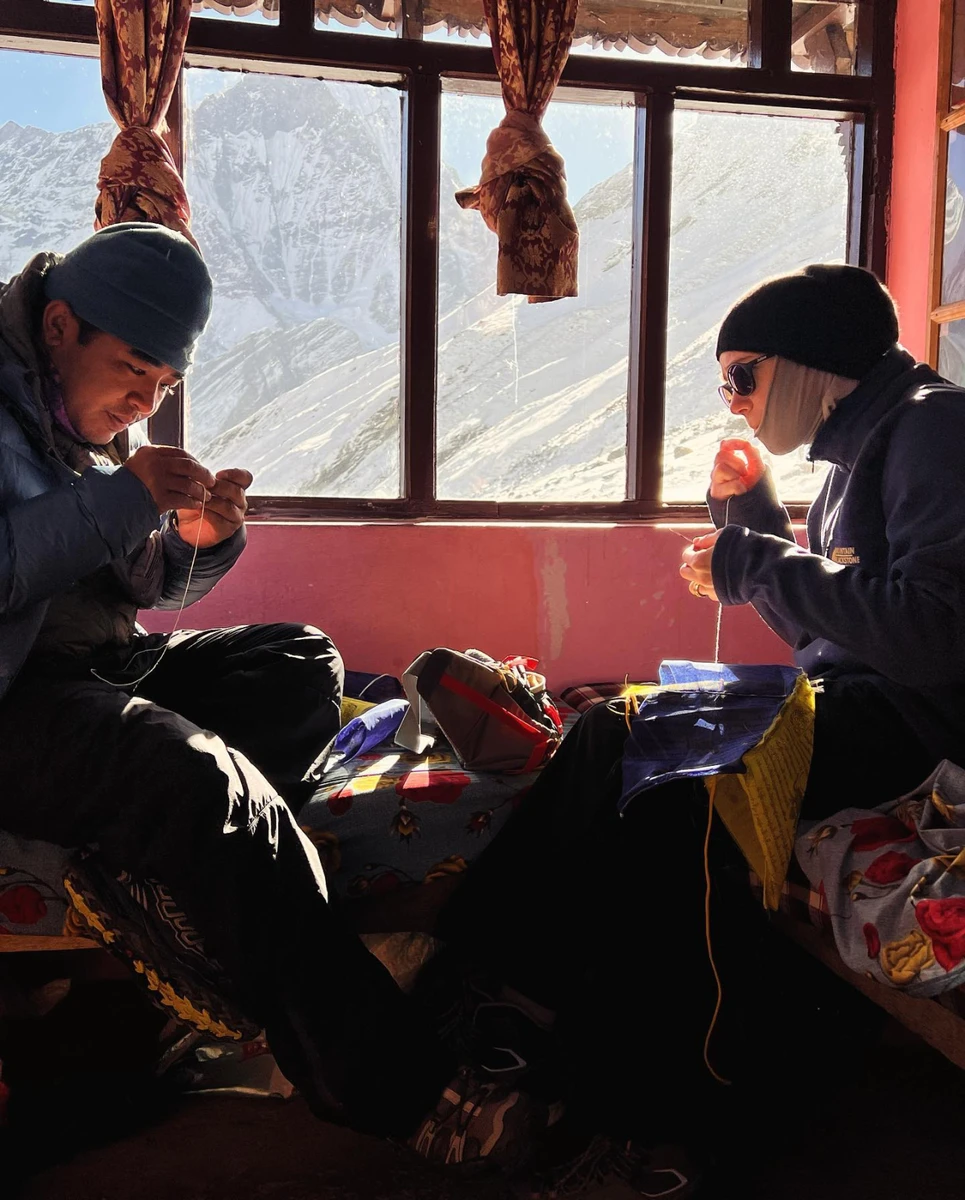 Дизайнерка взялася за шиття