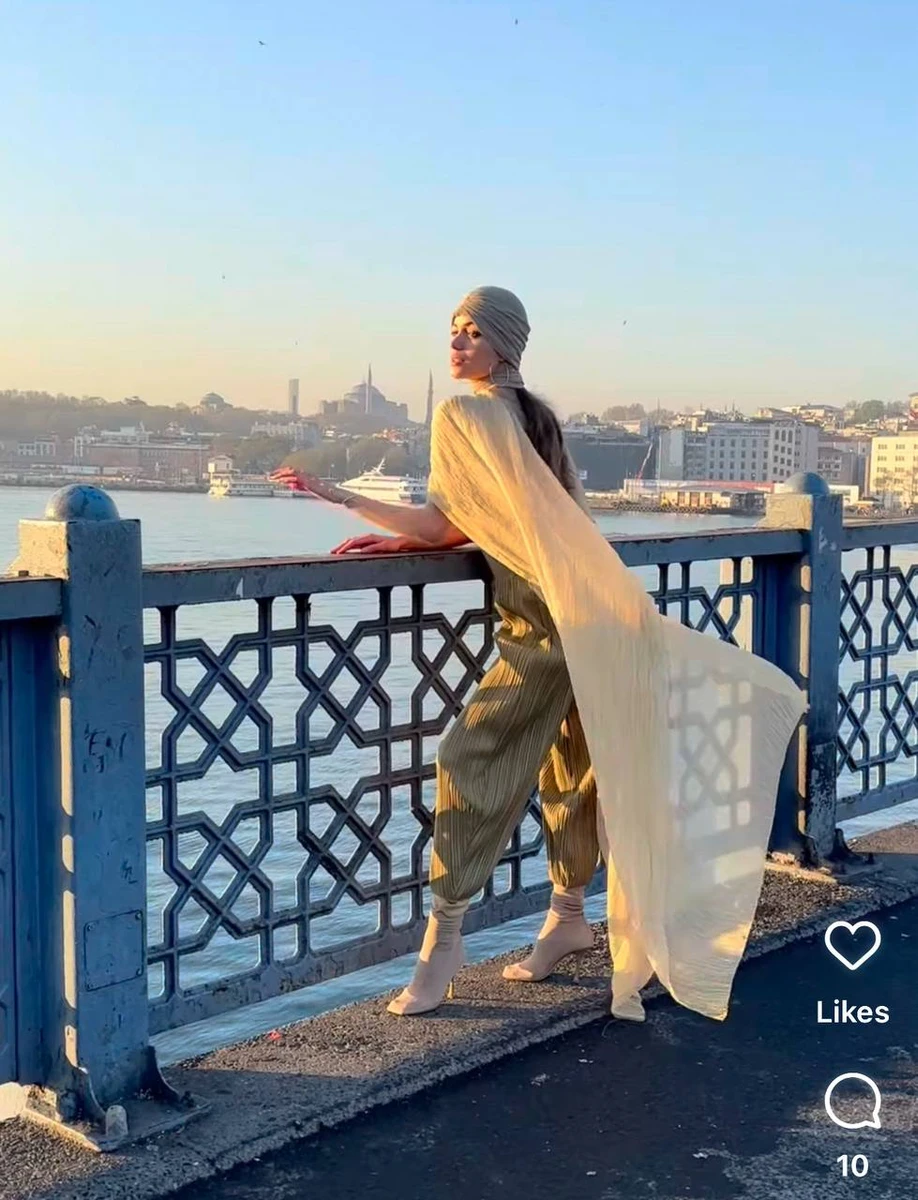 Кучеренко в образі східної принцеси