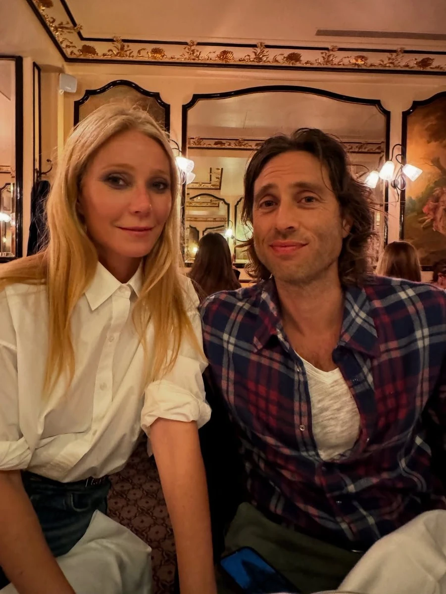 Гвінет Пелтроу та її чоловік