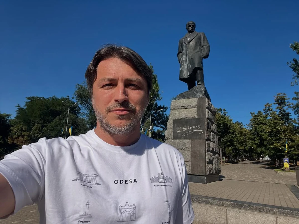 Сергій Притула робить селфі