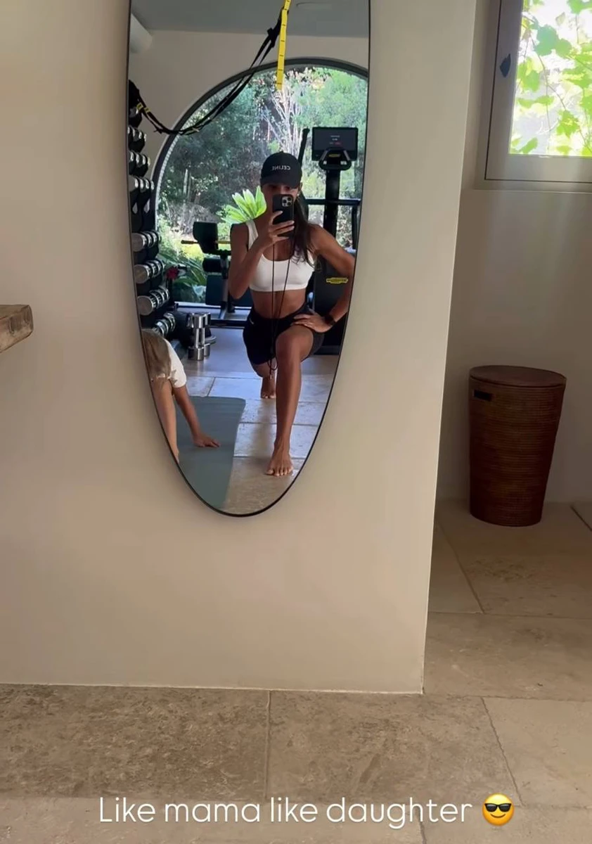 Дімопулос у залі з донькою