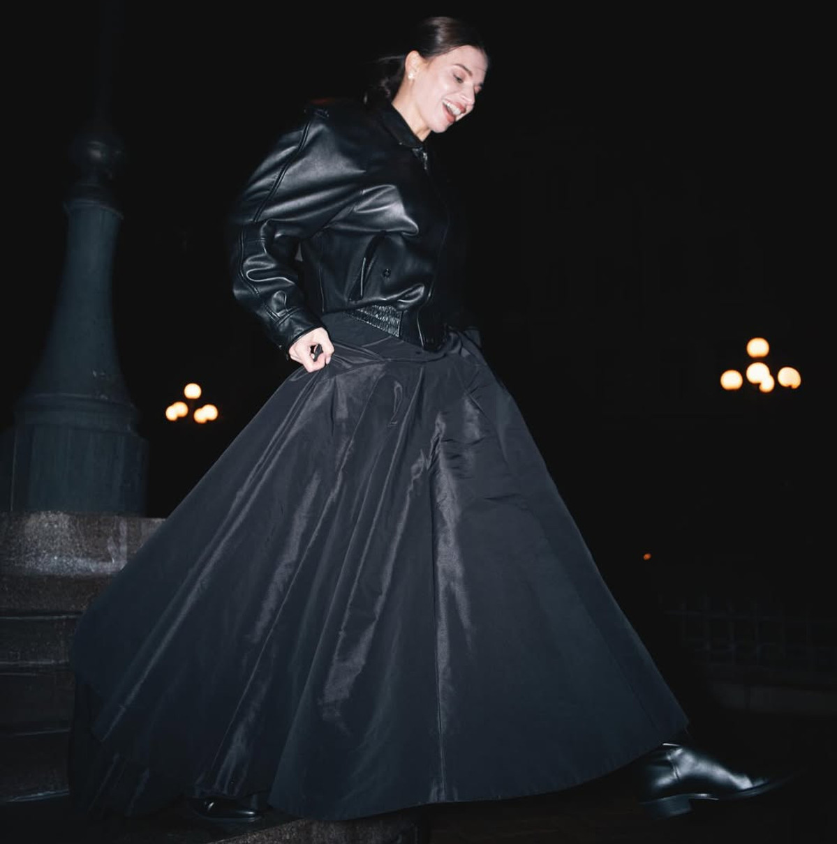 Дружина Олександра Усика показала стильний лук на концерті Монатіка