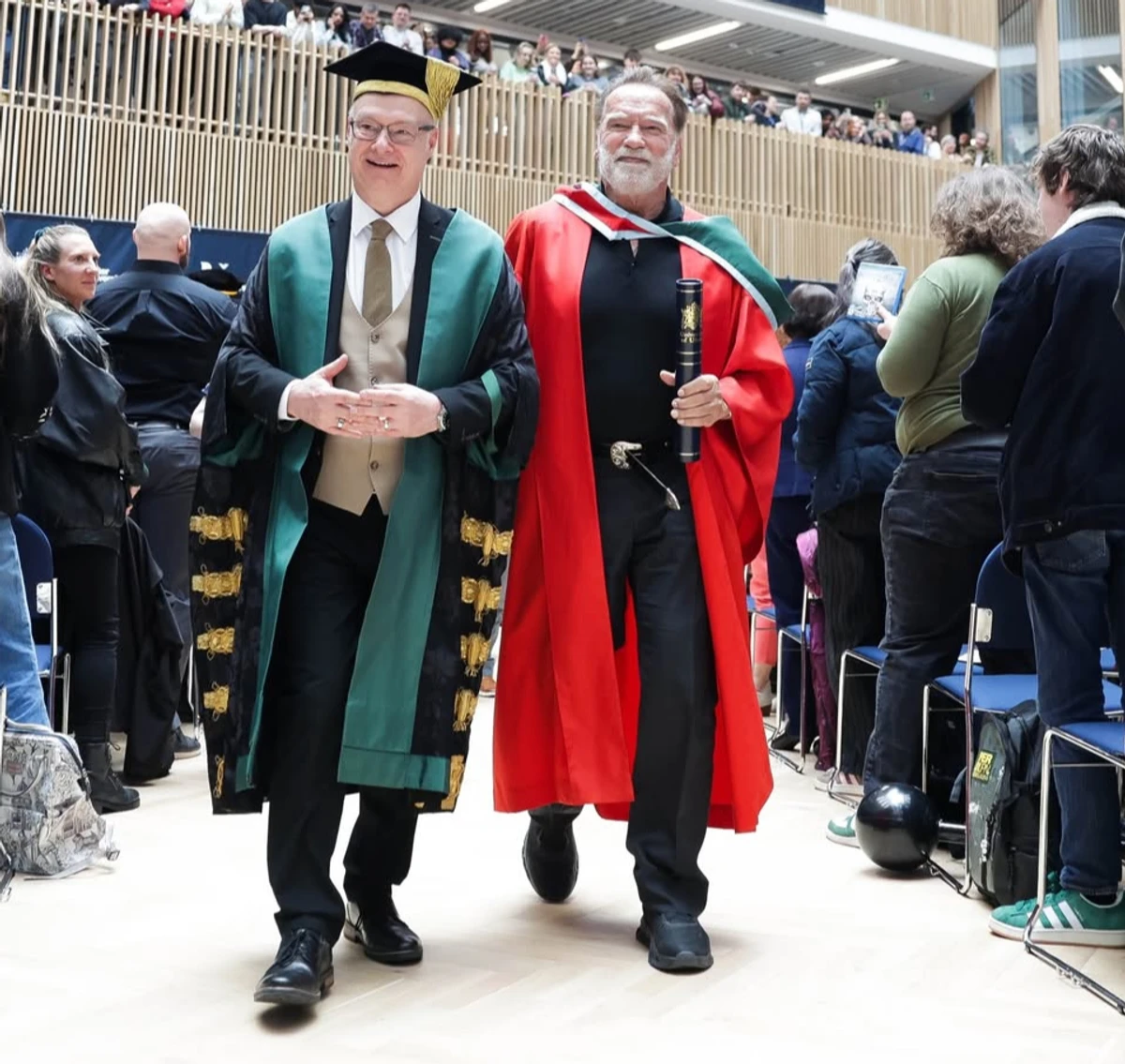 Арнольда Шварценеггера відзначили докторським ступенем в університеті