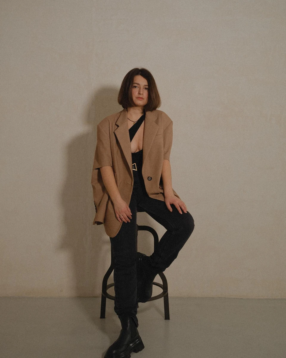 За 2023 рік стиль Маші в кадрі дуже змінився і став ближчим до її стилю у повсякденному житті 