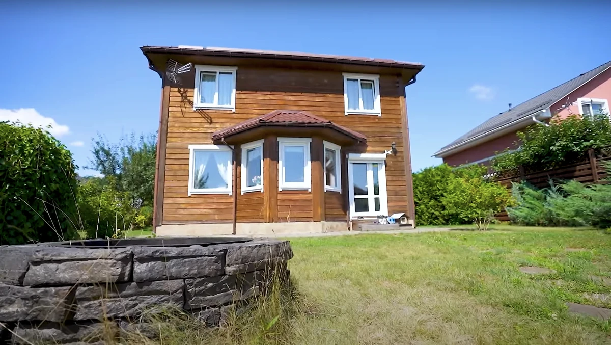 Марічка Падалко показала свою дерев'яну дачу