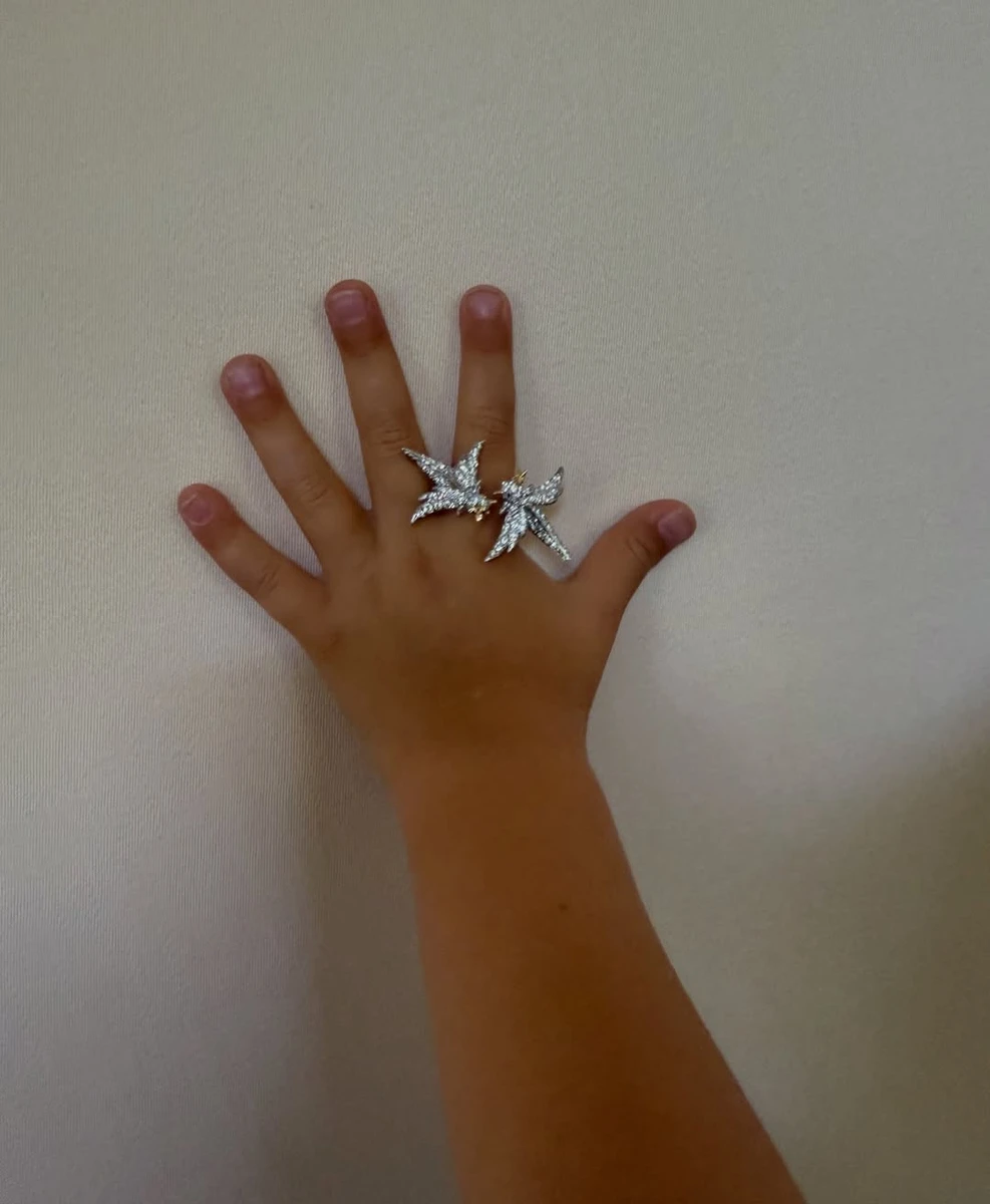 Дочка Розі вже теж хоче бути модною як мама 