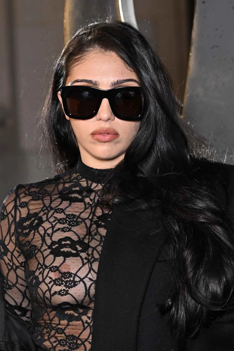 Мадонна теж полюбляє світити голими принадами