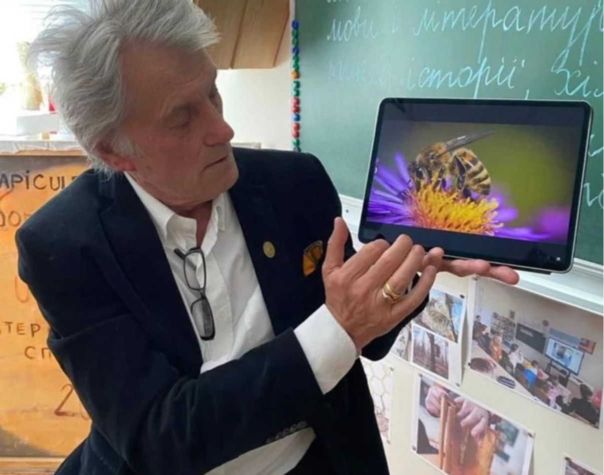 Ющенко і бджоли