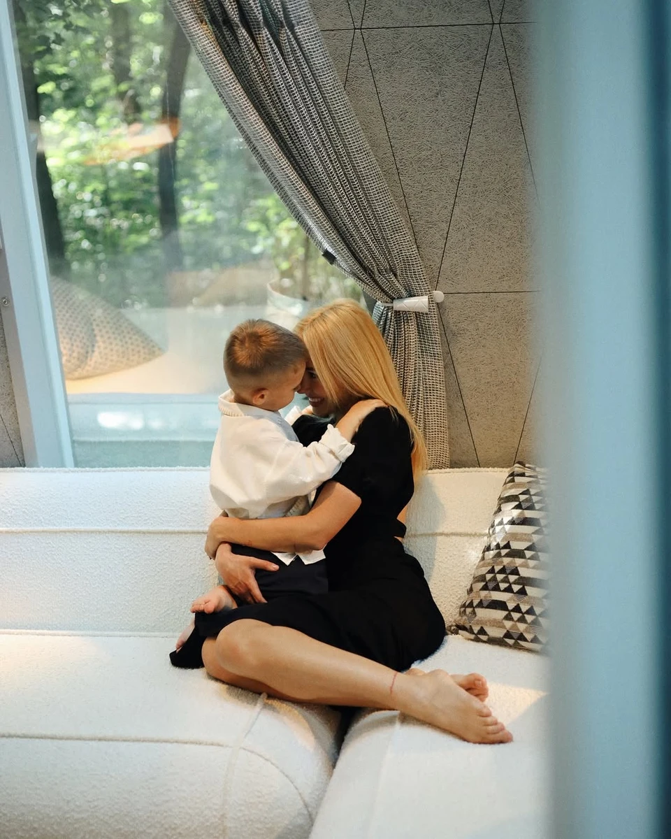 Даша Квіткова з сином на нових фото