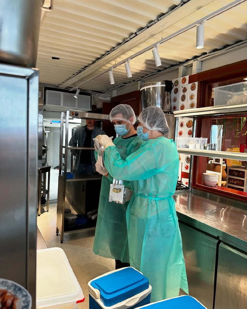 Паралельно працюємо з лабораторіями, робимо аудит, впроваджуємо ISO22000 (це світовий стандарт харчової безпеки, яким користуються міжнародні фуд-франшизи, авіаційні кейтеринги тощо, - пояснив він