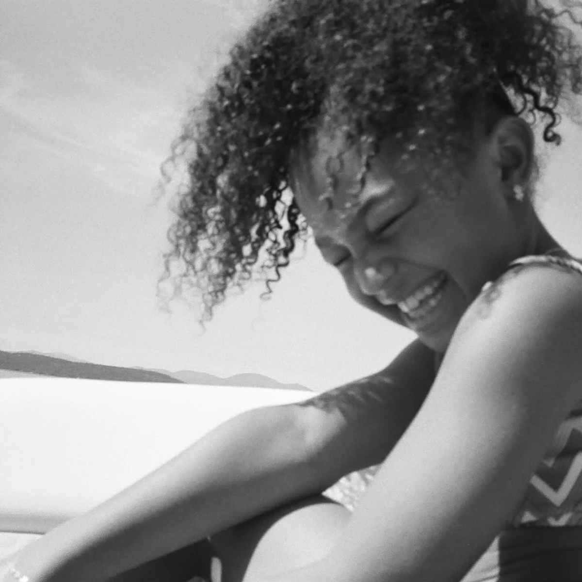 Кайлі Дженнер показала усміхнене фото своєї дочки