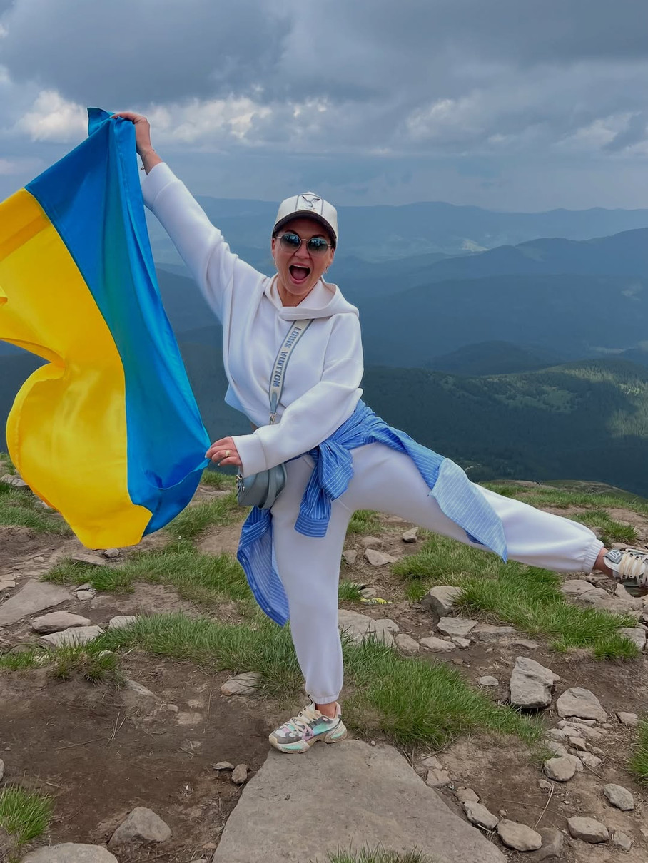 Анна Саліванчук показалася на Говерлі з прапором України