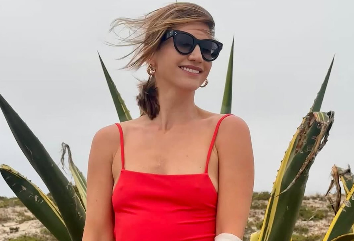 Аніта Луценко позує для фото