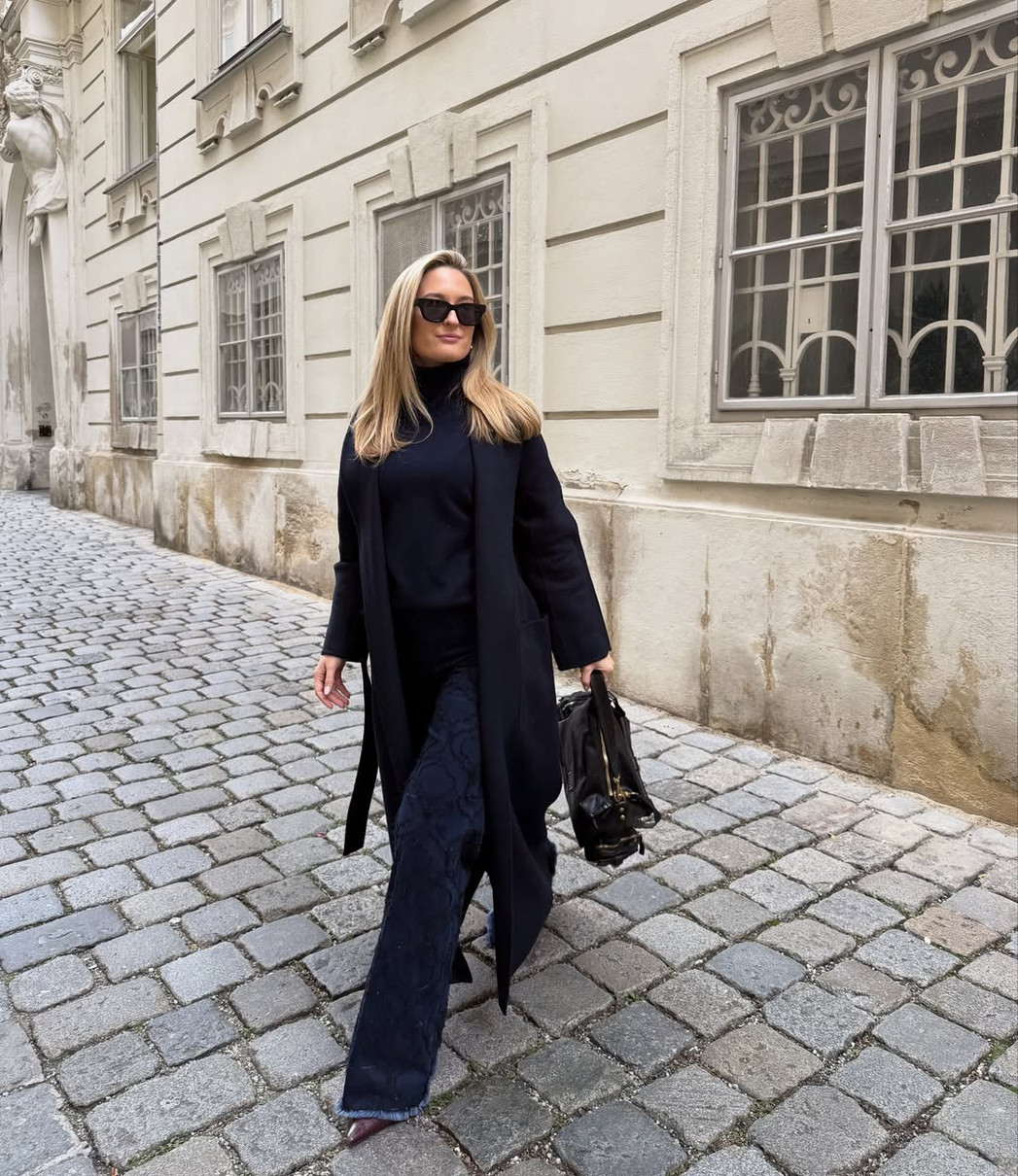 Темний монохромний образ