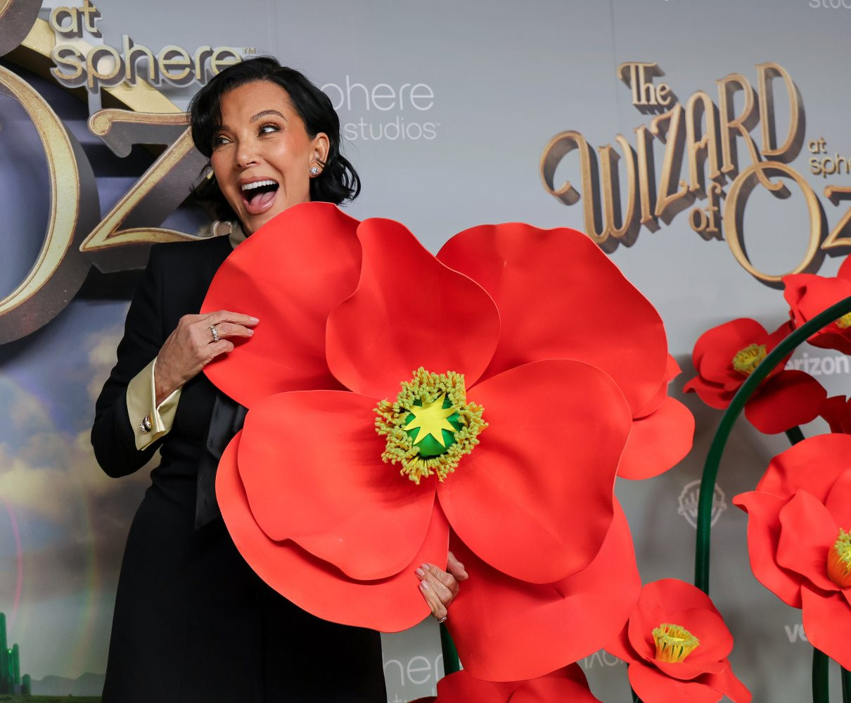 Мати Кім Кардашян