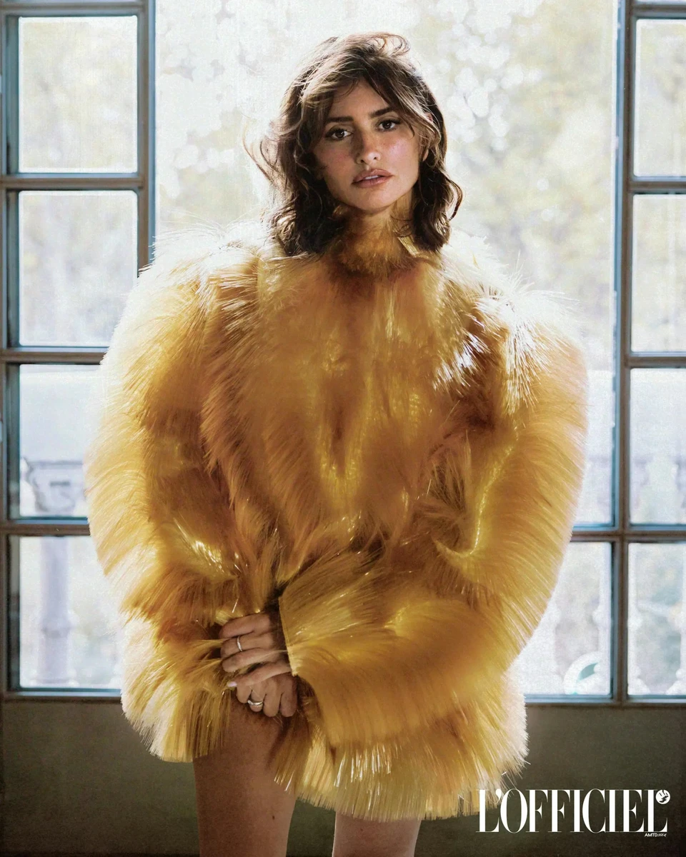 Пенелопа Крус покрасувалась у самій шубі на фото