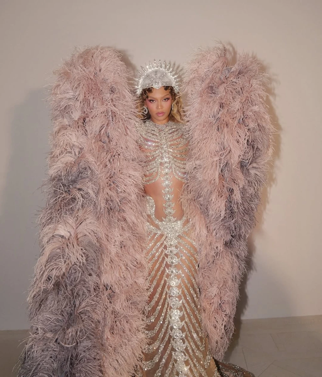 Бейонсе у голій сукні-скелеті на Met Gala 2026