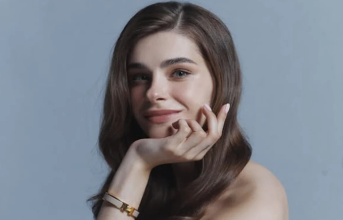 Катерина Остапчук позує для фото