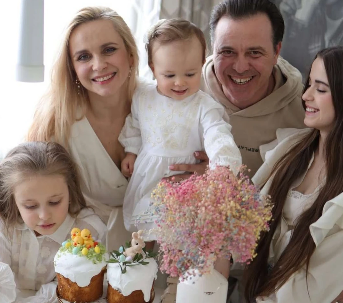 Лілія Ребрик з родиною святкують Великдень