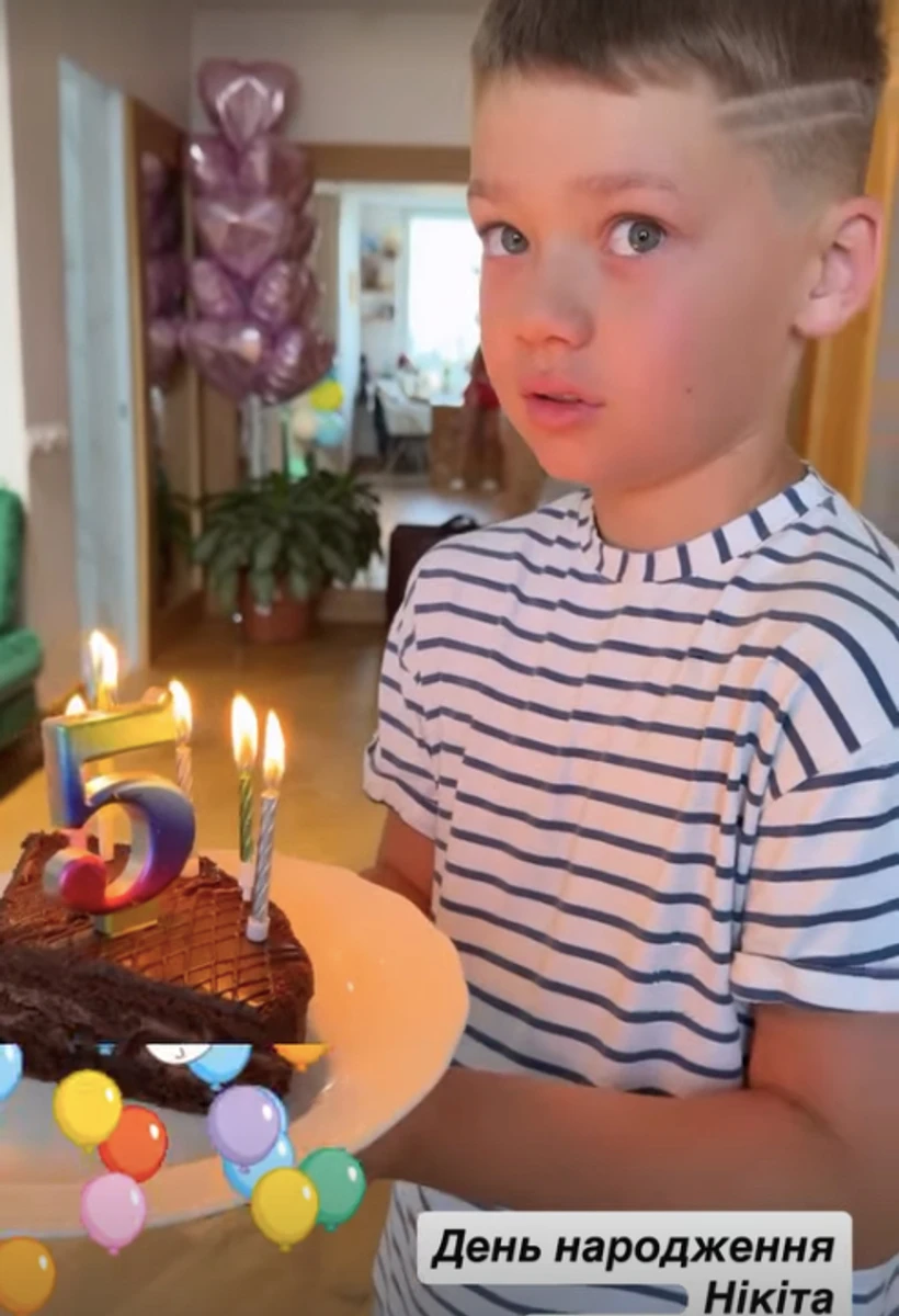 Анна Саліванчук привітала сина тортиком на його 5-річчі