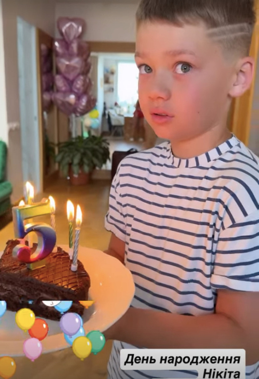 Анна Саліванчук привітала сина тортиком на його 5-річчі